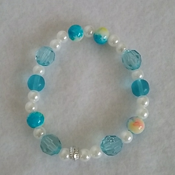 Blue beaded stretch bracelet - Picture 3 of 3